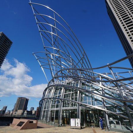 国立国際美術館